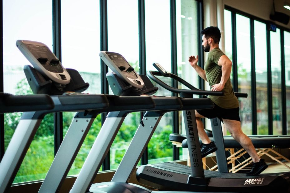 Should you do cardio before or after a workout wallpaper (1)