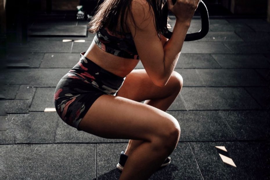 Squats with kettlebell